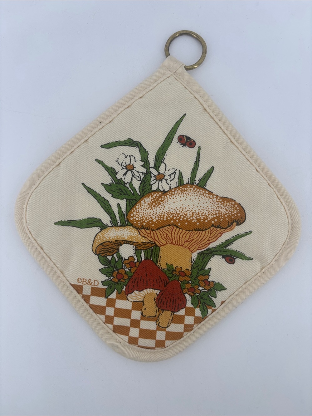 Vintage 70s B&D mushroom and checkered pot holder w/ brass hang ring (NOS)